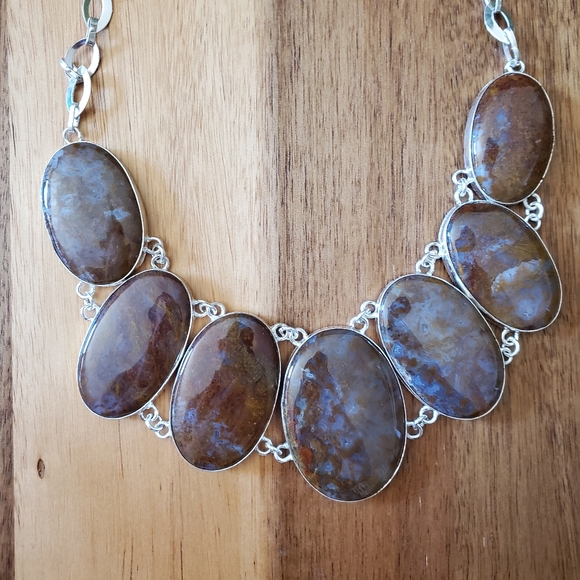 New Oversized Seam Agate Silver Statement Necklace. - Picture 14 of 16